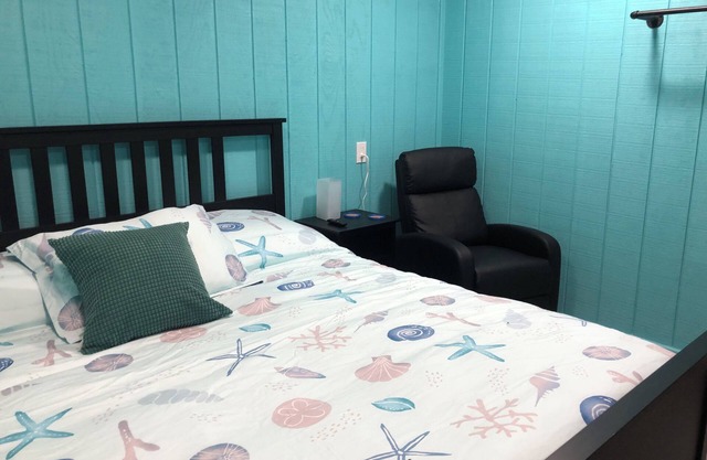 Tropic Cove Studio: 2 Bedroom unit, Wi-Fi, Air Conditioned, Centrally Located!
