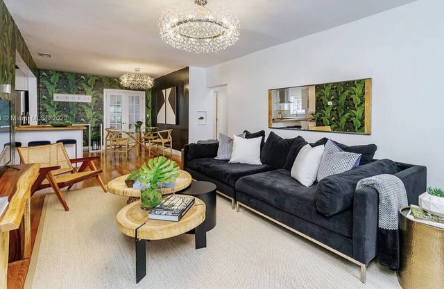 Tropical 4-Bedroom Oasis!! 15 Min From The Beach!!