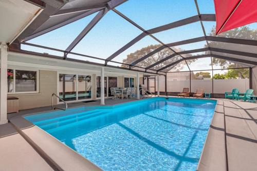 Tropical Haven Retreat 4 Beds 3 Baths Ultimate Family Vacation