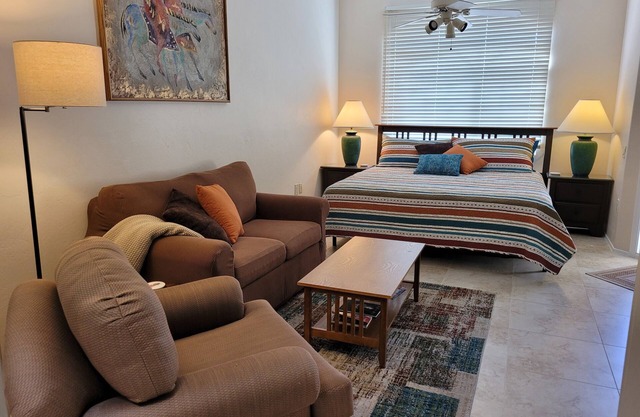 Tropicana Villa B, Studio Unit