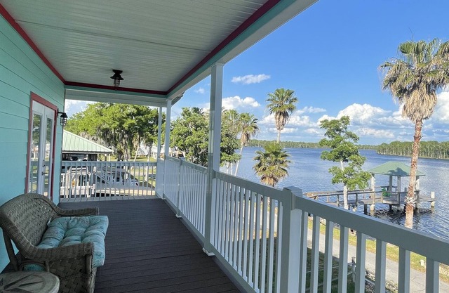 Trout Key Suwannee River front at the Gulf in Suwannee Town