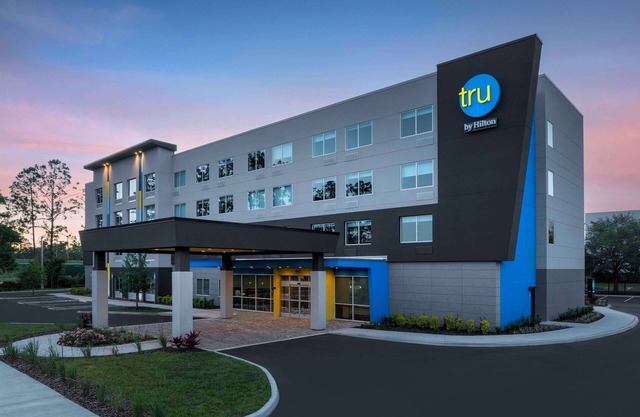 Tru by Hilton Jacksonville West I 295