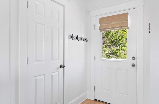 Tucked onto the High Dunes this cottage delivers on its name: Queen's View!