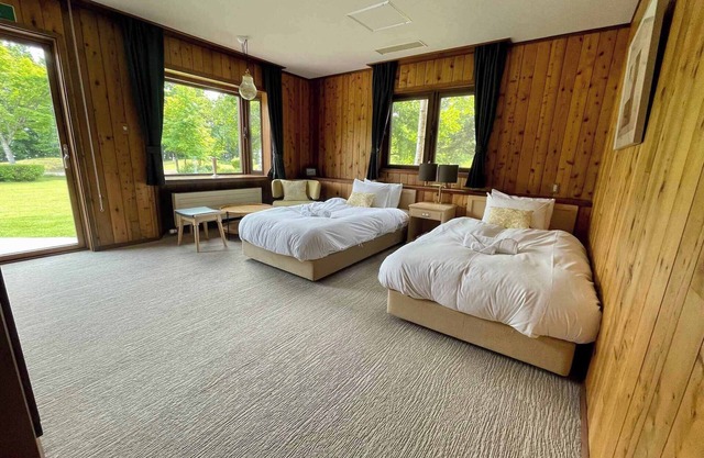 Tulip Room at Lake Toya/Abutagun Toyakocho Hokkaidō