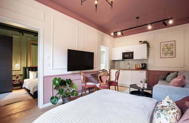TurnKey | Antonin Dvorak Apartment VIII