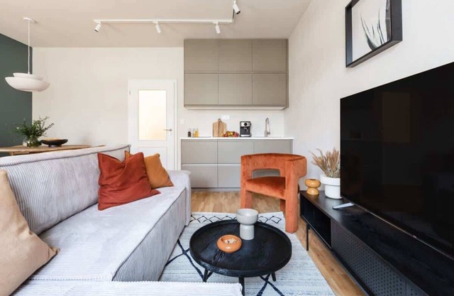 TurnKey | Republic Square Apartment I