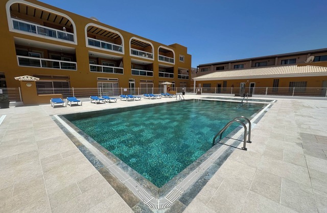 Turquoise Cotillo: 50 meters from the beach, wifi, private terrace, pool