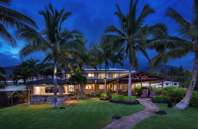 Turtle House by AvantStay | Oceanfront Group Retreat w/Patio + Views