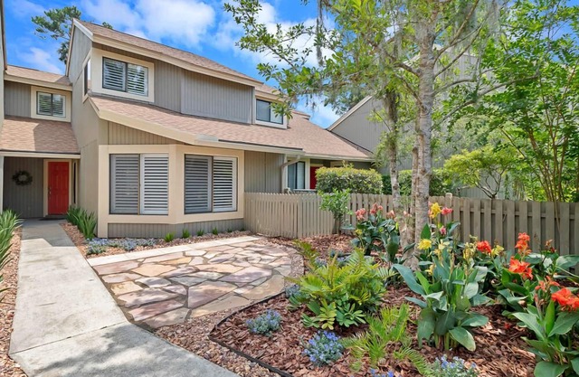 Turtle Nest - Quiet 2-bedroom Condo with Water View in TPC Sawgrass