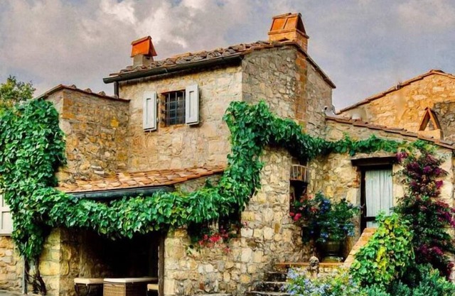 Tuscan Villa Near Florence | Vineyard Views | Pool
