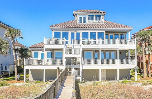 🏝️TWEEN WATERS🏝️ Gulf-front. Quiet, gated area with pool & tennis. Family favorite