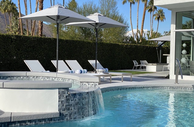 Twin Olive - Luxury Fully Remodeled 1963 Mid-Century Modern Home