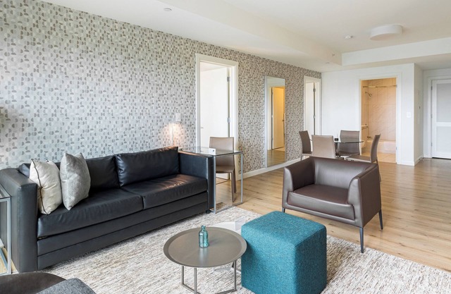 Two-Bed, Two-Bath Apartment In the Fenway District