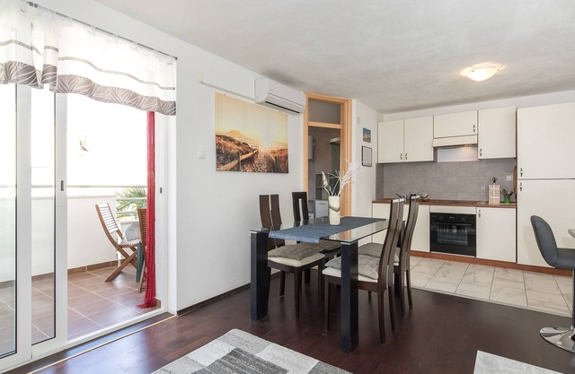 Two bedroom apartment with balcony Vantačići, Krk (A-22447-a)