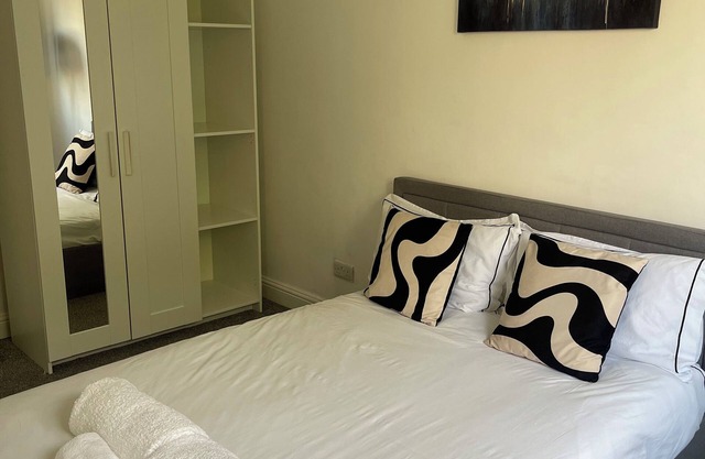 Two Bedroom Apartment situated near Silverburn shopping centre