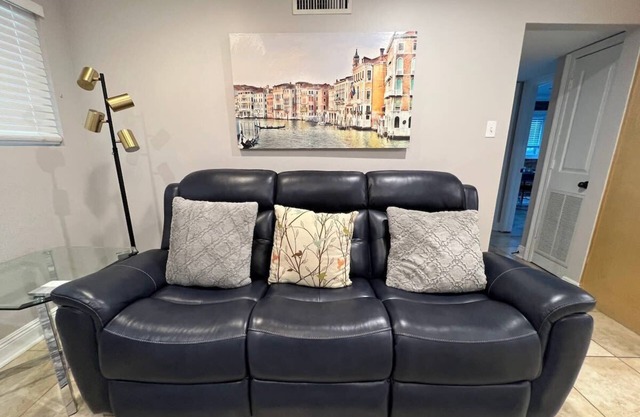 Two bedroom apt with desk, washer dryer & pool