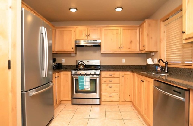 Two Bedroom Double King suite#5-FREE breakfast