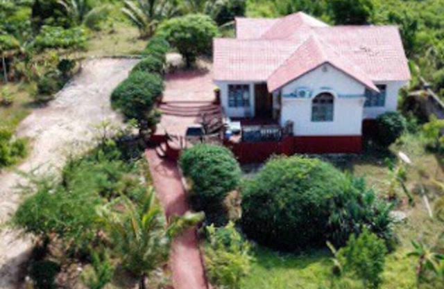 Two -Bedroom Holiday Home with Balcony and Garden View