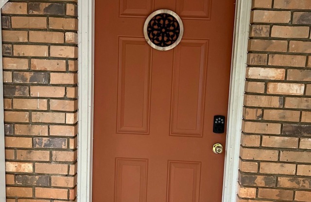 Two Bedroom home near UGA - with newly renovated floors!