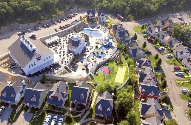 Two Bedroom, Luxury Cottage, Branson, Missouri 3960642