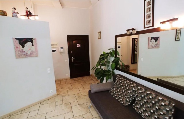 Two bedrooms. Lux. 2 Esplanadna St. Centre of Kiev