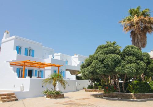 Two Coasts Villa 150m from the beach