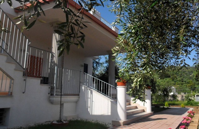 Two-room apartment in Piana dei Greci