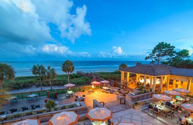 Two-story villa, Sleeps 8, in the heart of Harbour Town