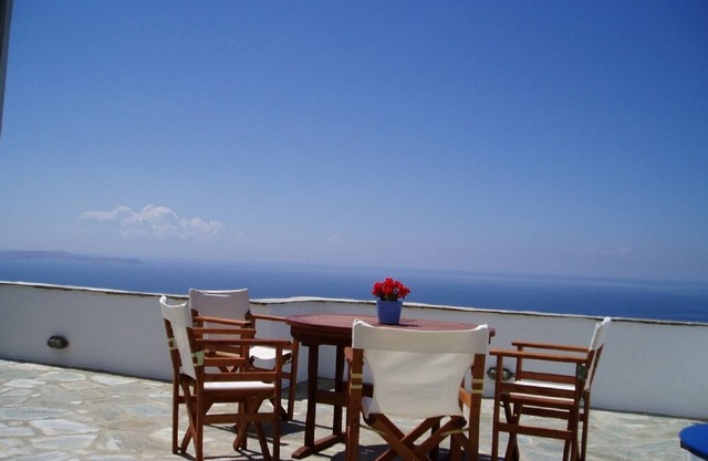 Typical charming Cyclades house with a stunning view on the sea
