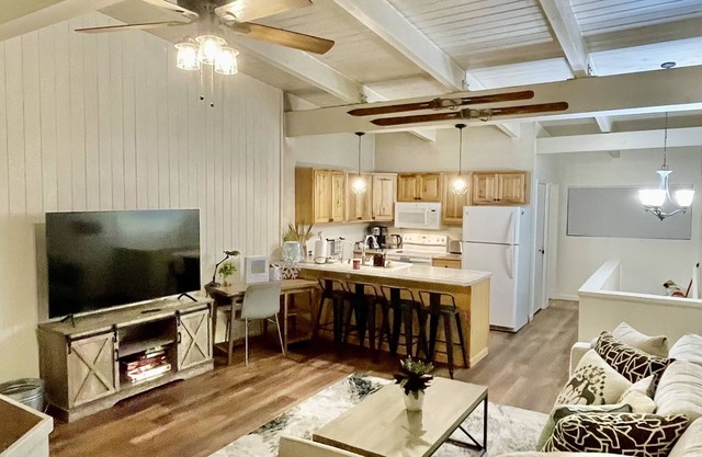 Tyrolean Chair 113, comfortable central townhome minutes from your adventure.