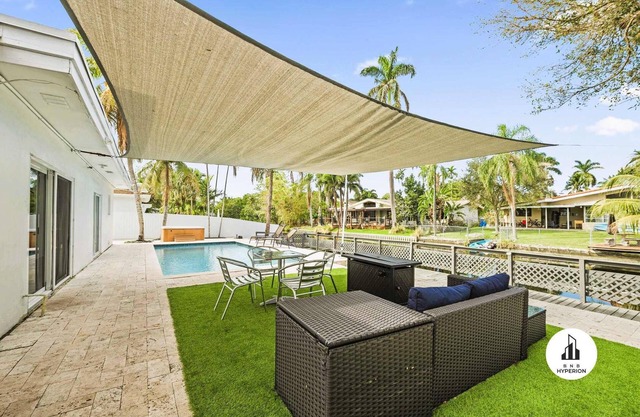 Uhost AI | 5BR Retreat | Pool, Valet & Event Space