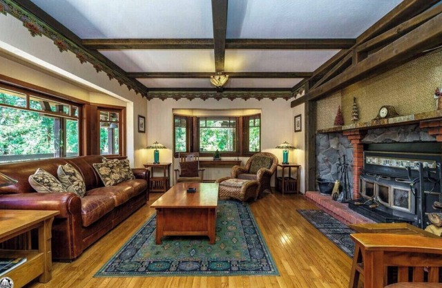 Ultimate family retreat in the Woods!