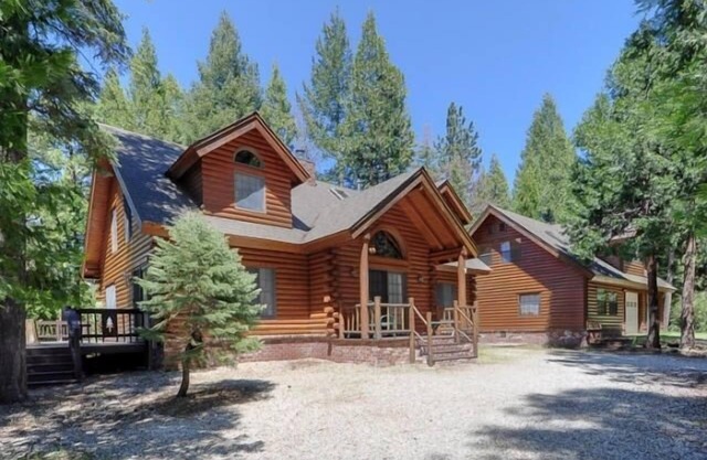 Ultimate Lassen House! Cedar Hot Tub! Private Trout Stream! 20 Acres of Woods!