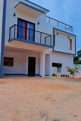 Ultimate Retreat with Pool & Beach Vibes