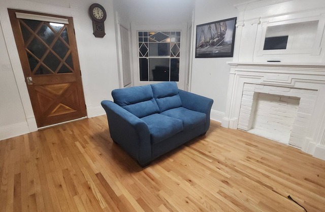 Ultra Cozy Ultra Convenient 2 Bedroom Condo convenient to all of Salem