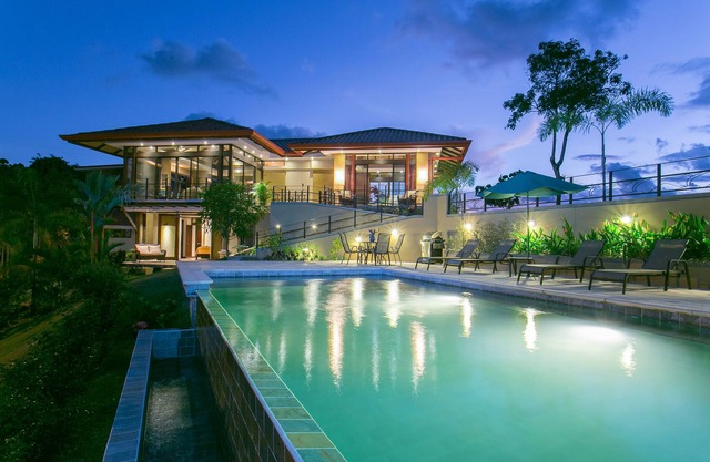 Ultra Luxury with Panoramic Views, Private Infinity pool and natures paradise