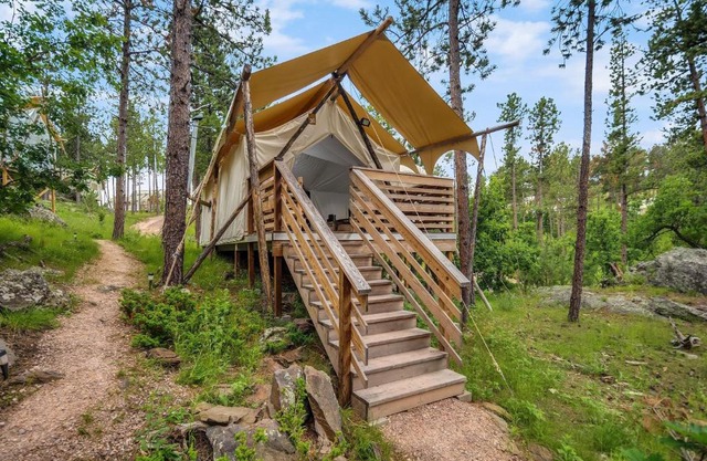 Under Canvas Mount Rushmore