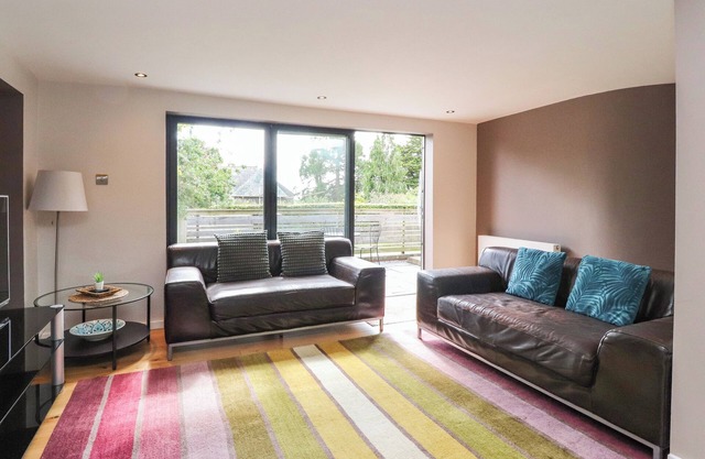 UNDERFELL, pet friendly, with a garden in Burton-In-Kendal