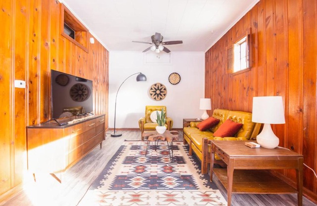 Unique 1 Bedroom Home With Large Backyard