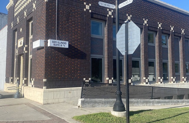 Unique 2 Bedroom Suite right on the Town Square