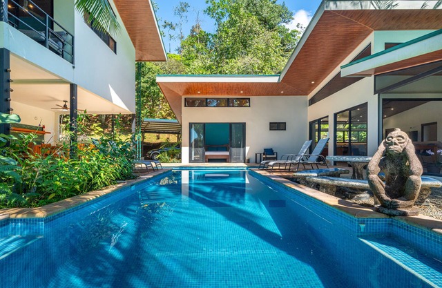 Unique and Cozy Design in the Jungle- 3 homes in one!