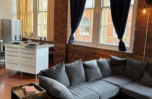 Unique Cathedral Quarter Victorian Apartment