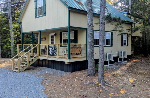 Unique Cabin with Treehouse Suite. Hot Tub! Luxurious & Private near Bar Harbor