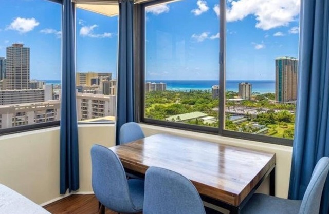 Unique Corner Studio Condo Incredible Ocean and Canal Views!