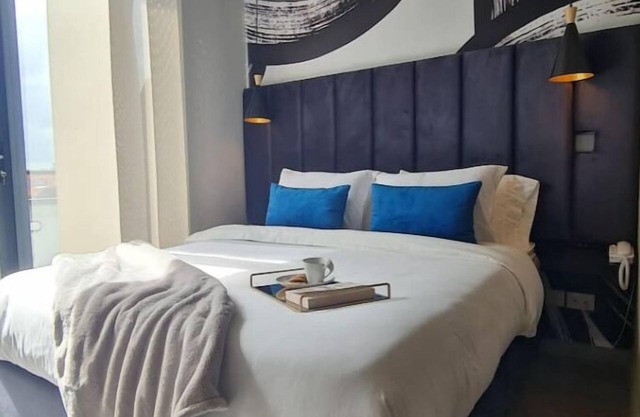 Unique Design Loft With Balcony