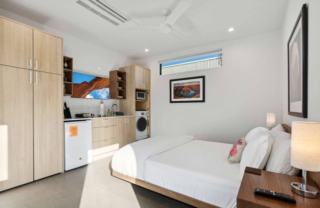 Unique Design Studio Container - 80 Walkscore!