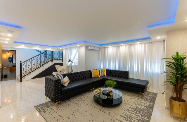 Unique & Spacious 2bdrs Luxury Condo