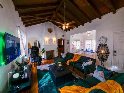 Unique Extravagant 4bed&4bath Miami home