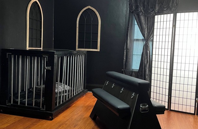 Unique & Kinky Private Getaway, Great for Couples, Bondage, Adults only.