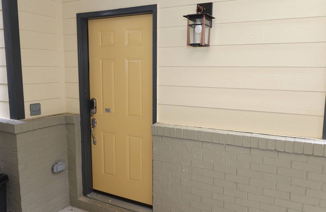 Unique romantic tiny house for your in town escape!nn10 min from downtown ATL